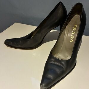 Prada Elegant dark grey Leather Heels